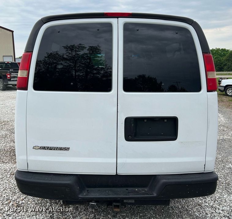 image for item II9026 2008 Chevrolet E2500  van