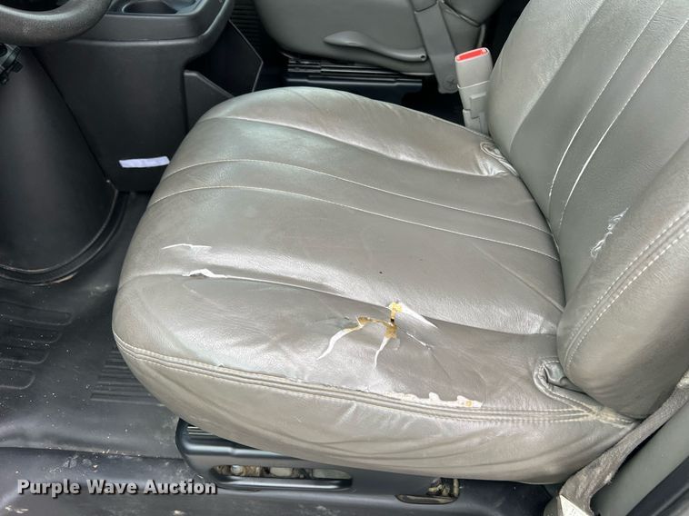 image for item II9026 2008 Chevrolet E2500  van