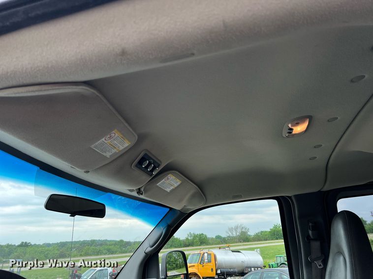 image for item II9026 2008 Chevrolet E2500  van