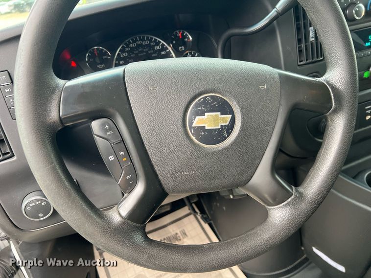 image for item II9026 2008 Chevrolet E2500  van