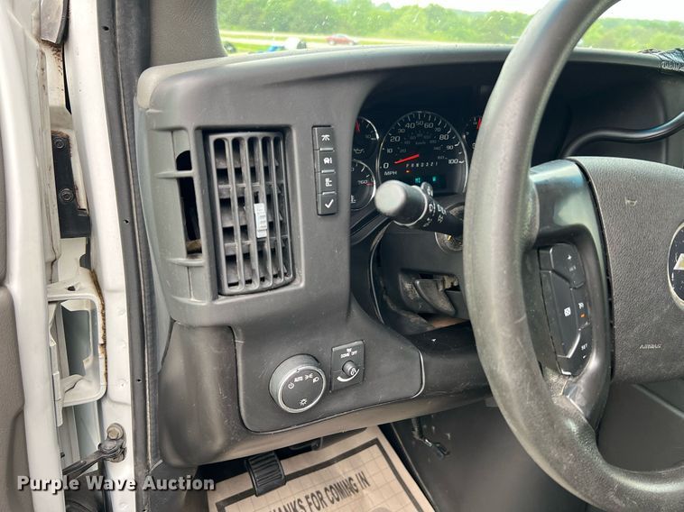 image for item II9026 2008 Chevrolet E2500  van