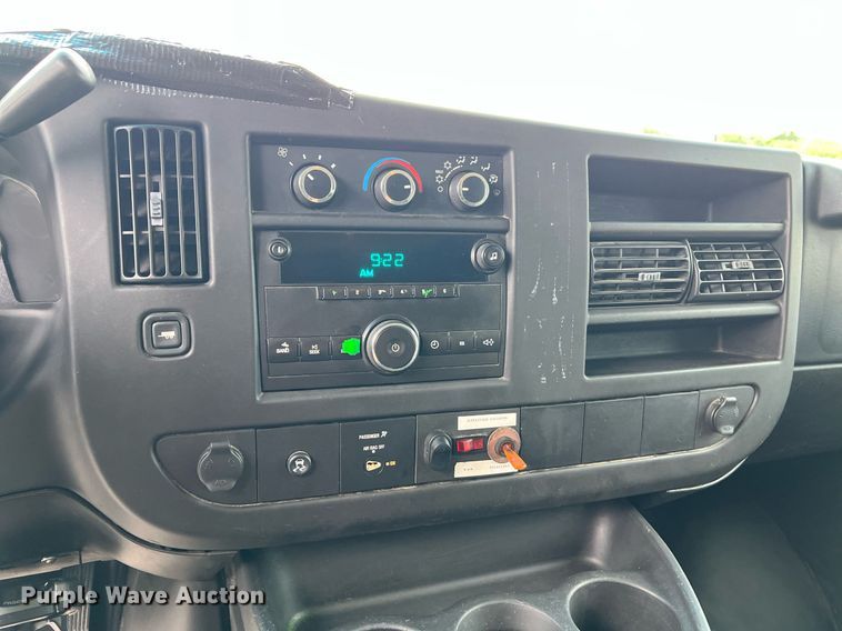 image for item II9026 2008 Chevrolet E2500  van