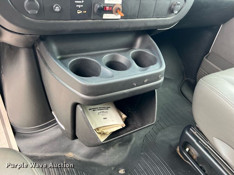 image for item II9026 2008 Chevrolet E2500  van