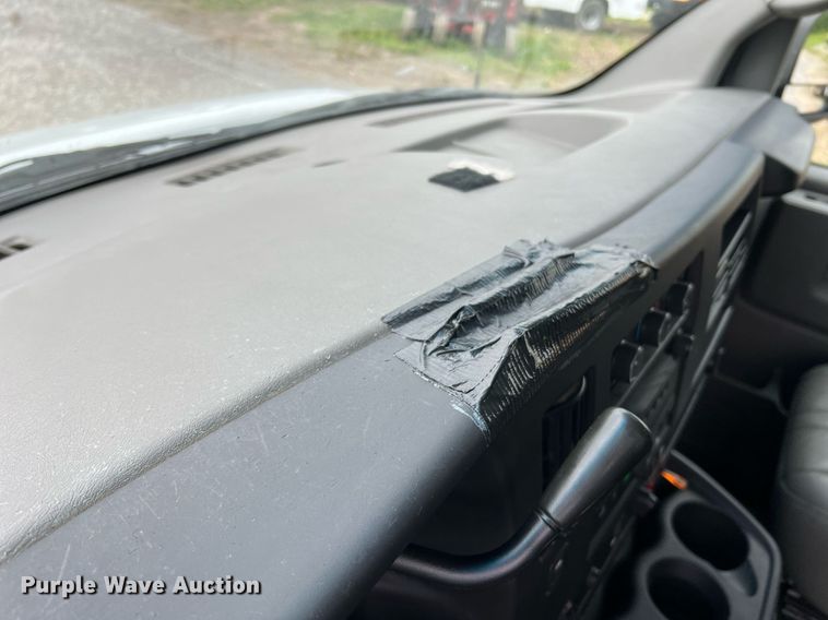 image for item II9026 2008 Chevrolet E2500  van