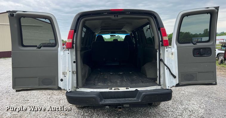 image for item II9026 2008 Chevrolet E2500  van