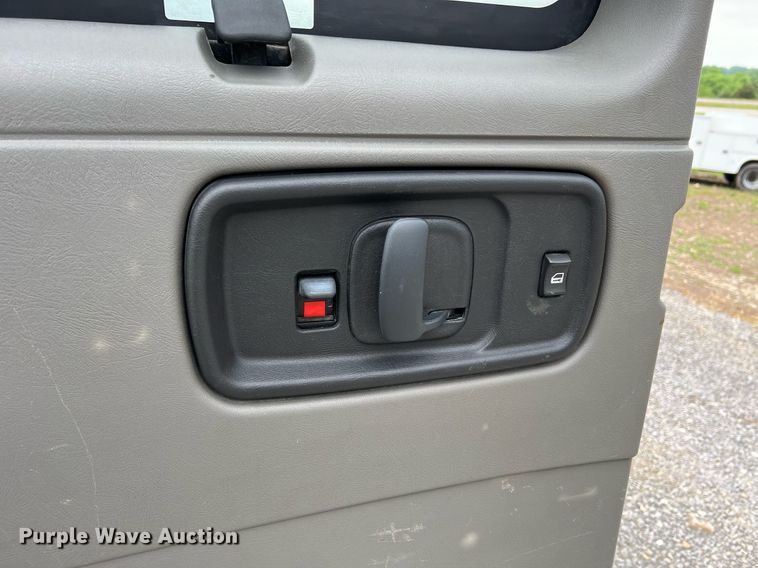 image for item II9026 2008 Chevrolet E2500  van