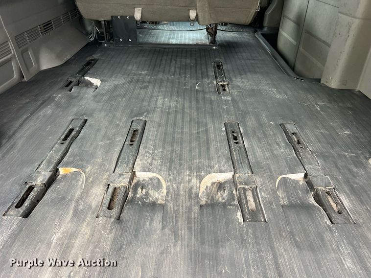 image for item II9026 2008 Chevrolet E2500  van