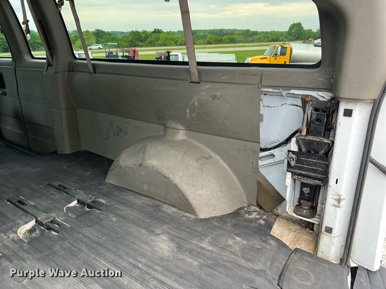 image for item II9026 2008 Chevrolet E2500  van