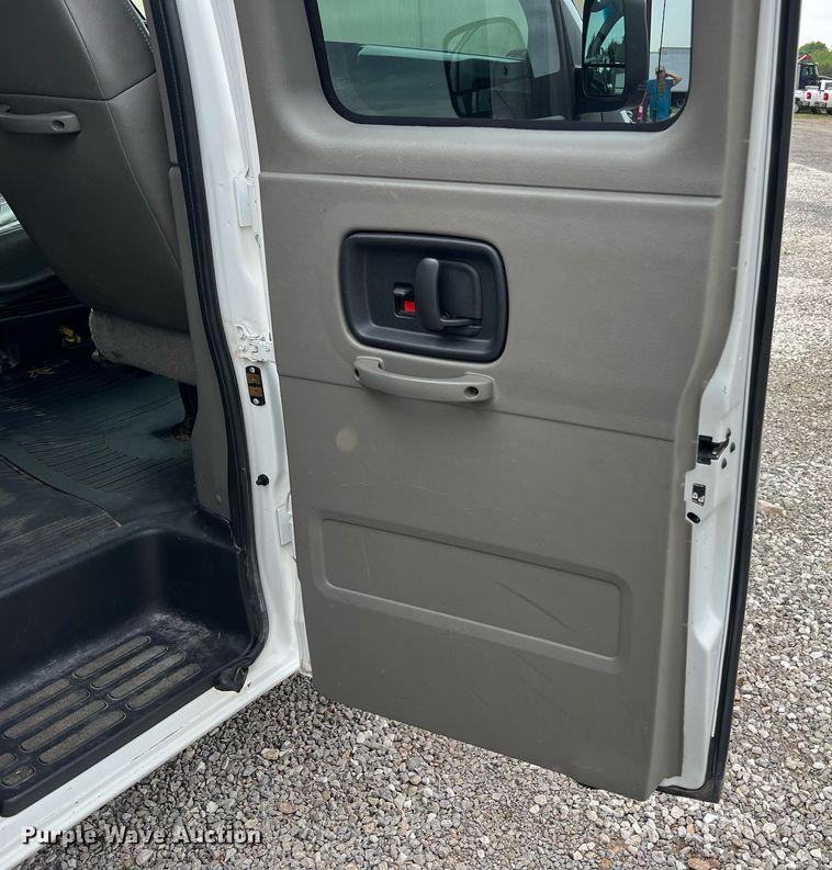 image for item II9026 2008 Chevrolet E2500  van