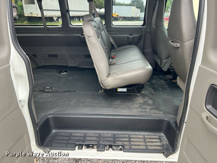 image for item II9026 2008 Chevrolet E2500  van