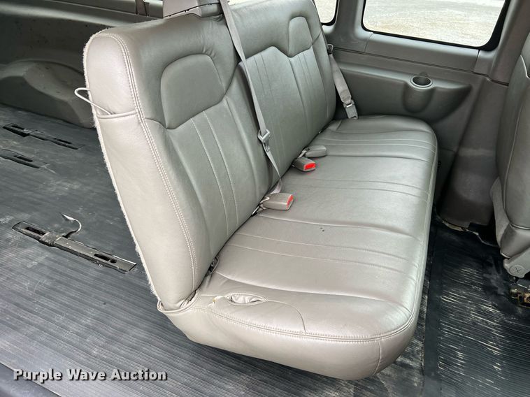 image for item II9026 2008 Chevrolet E2500  van