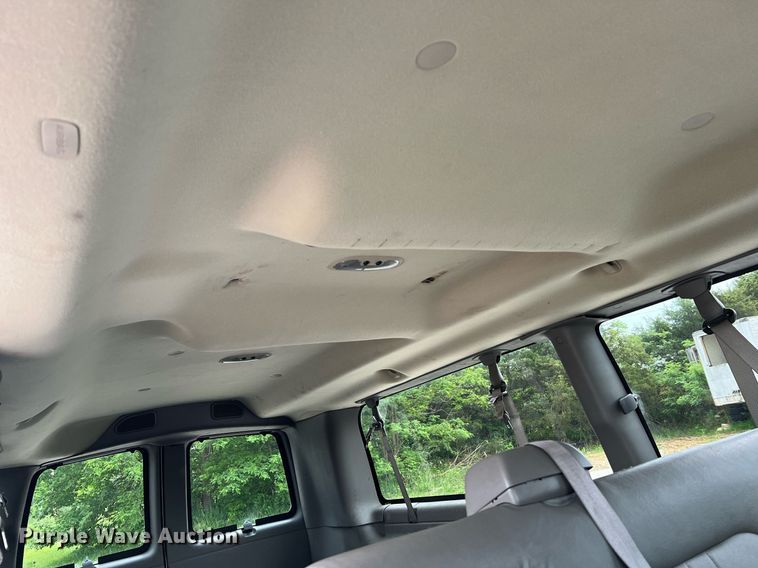 image for item II9026 2008 Chevrolet E2500  van