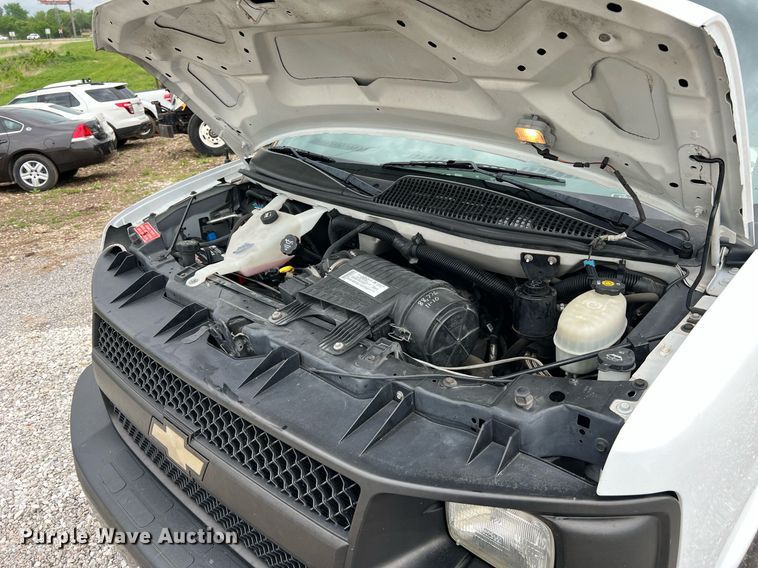 image for item II9026 2008 Chevrolet E2500  van