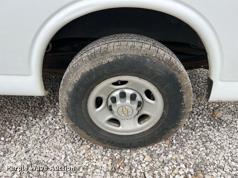 image for item II9026 2008 Chevrolet E2500  van