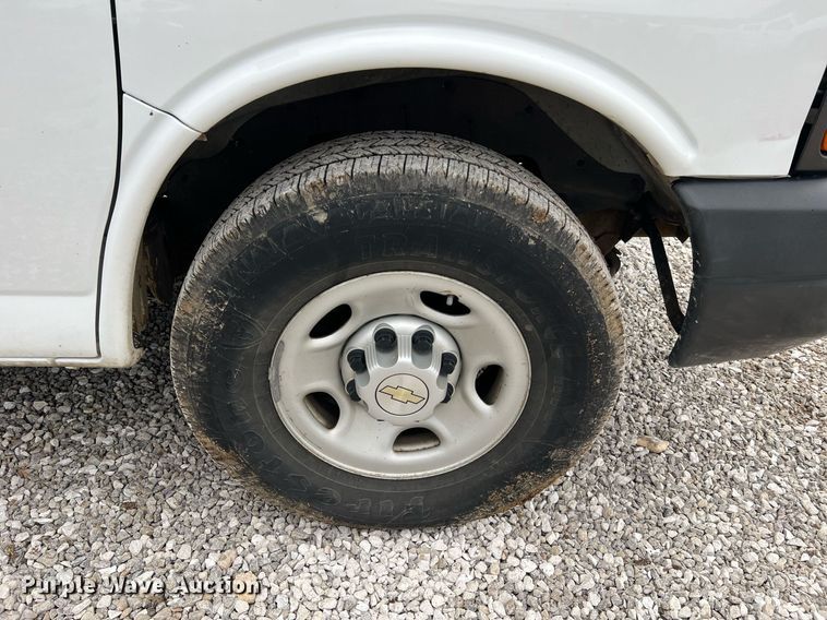 image for item II9026 2008 Chevrolet E2500  van