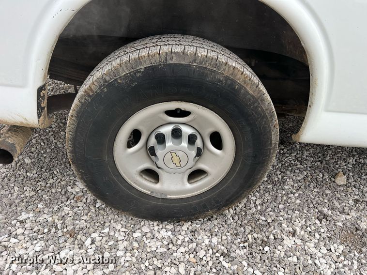 image for item II9026 2008 Chevrolet E2500  van