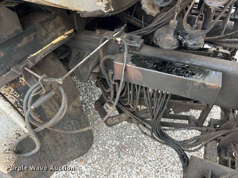 image for item II9027 2006 International 7400  oil distributor truck