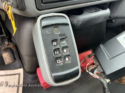 image for item II9027 2006 International 7400  oil distributor truck