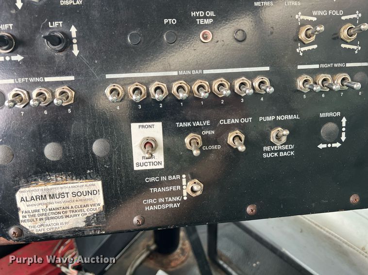 image for item II9027 2006 International 7400  oil distributor truck