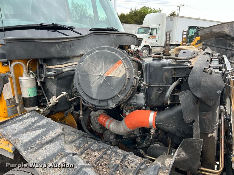 image for item II9027 2006 International 7400  oil distributor truck