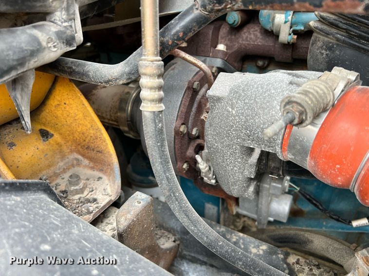 image for item II9027 2006 International 7400  oil distributor truck