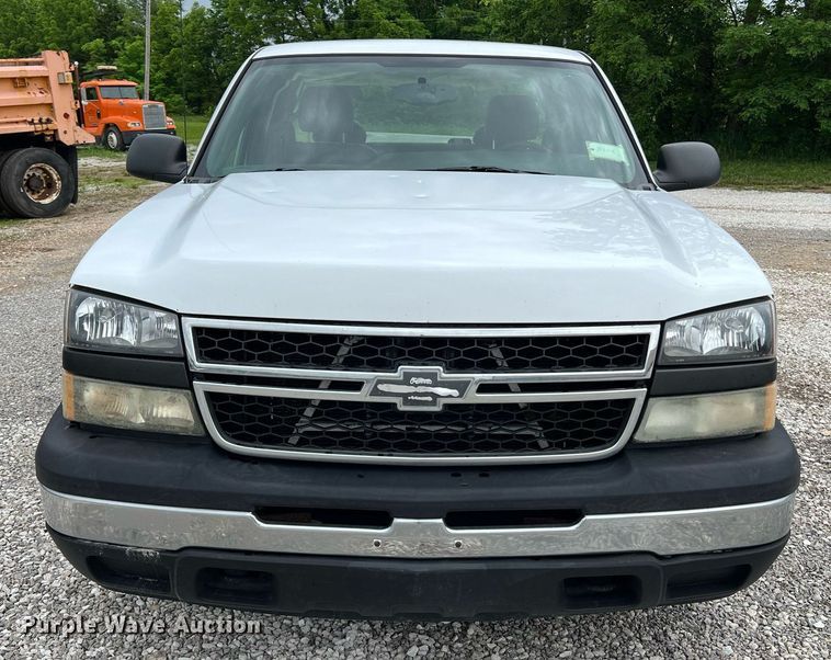 image for item II9028 2006 Chevrolet Silverado 1500  Ext. Cab pickup truck