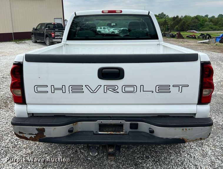 image for item II9028 2006 Chevrolet Silverado 1500  Ext. Cab pickup truck