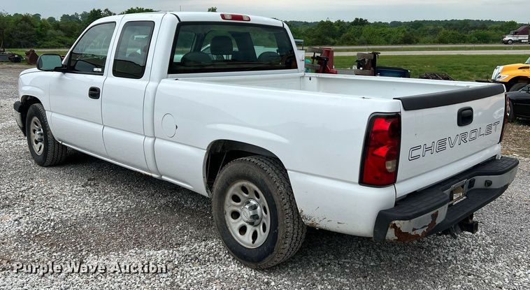 image for item II9028 2006 Chevrolet Silverado 1500  Ext. Cab pickup truck