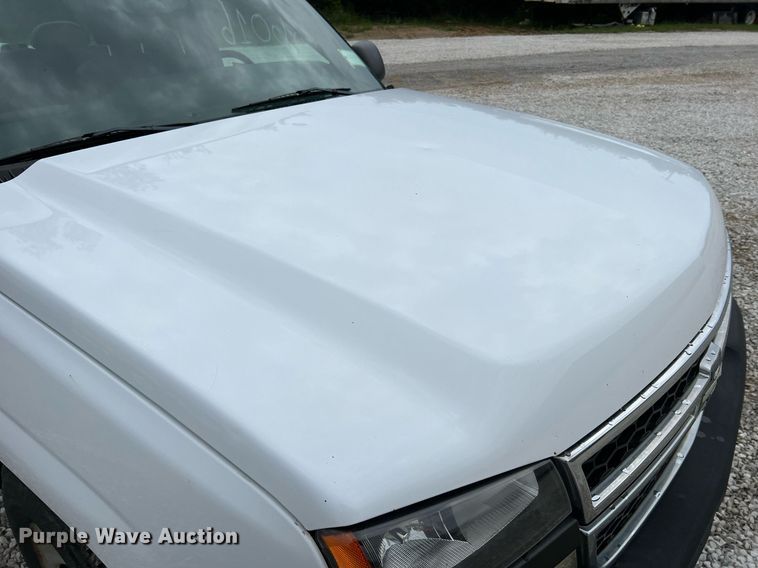 image for item II9028 2006 Chevrolet Silverado 1500  Ext. Cab pickup truck
