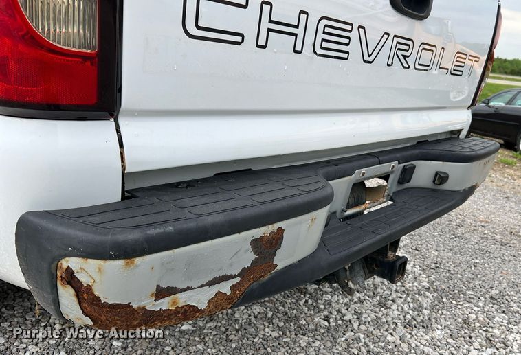 image for item II9028 2006 Chevrolet Silverado 1500  Ext. Cab pickup truck