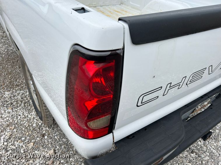 image for item II9028 2006 Chevrolet Silverado 1500  Ext. Cab pickup truck