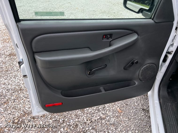 image for item II9028 2006 Chevrolet Silverado 1500  Ext. Cab pickup truck