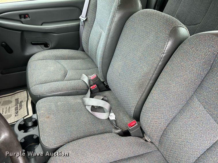 image for item II9028 2006 Chevrolet Silverado 1500  Ext. Cab pickup truck