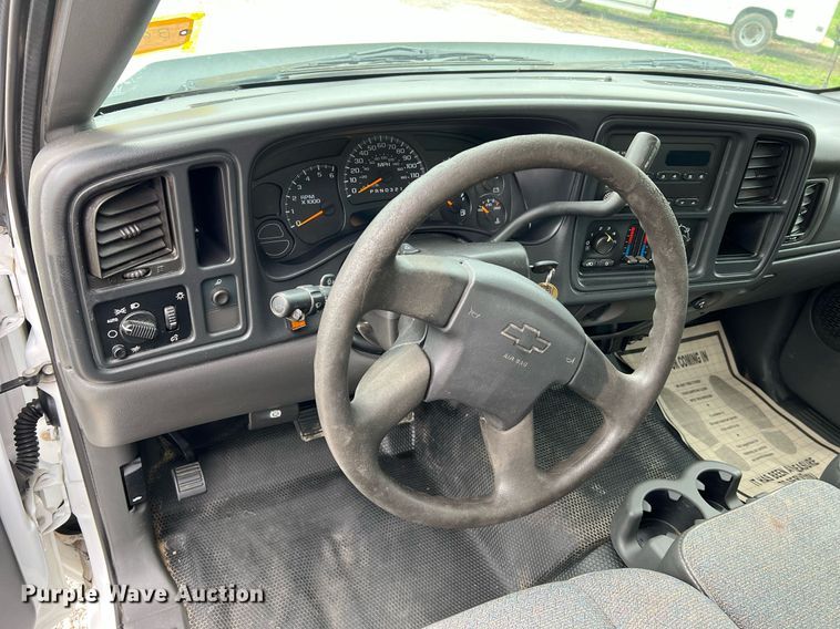 image for item II9028 2006 Chevrolet Silverado 1500  Ext. Cab pickup truck