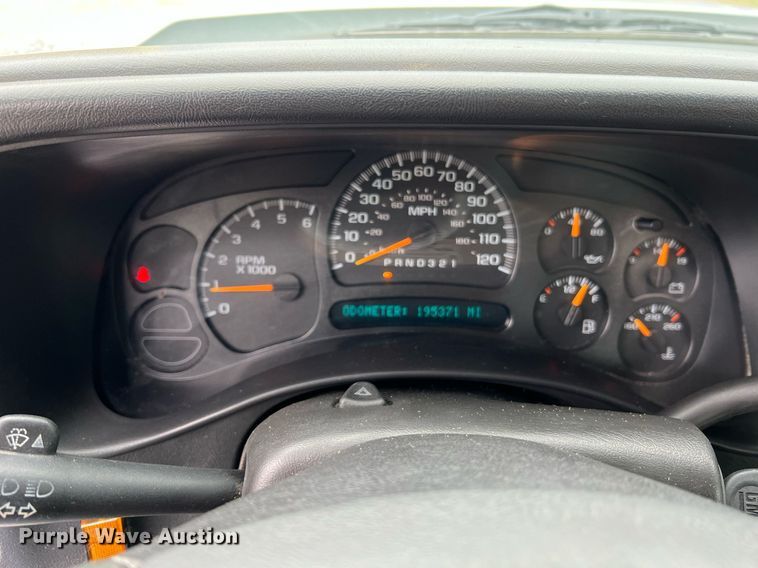 image for item II9028 2006 Chevrolet Silverado 1500  Ext. Cab pickup truck