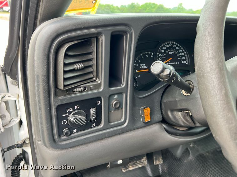 image for item II9028 2006 Chevrolet Silverado 1500  Ext. Cab pickup truck