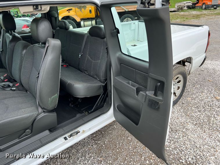 image for item II9028 2006 Chevrolet Silverado 1500  Ext. Cab pickup truck