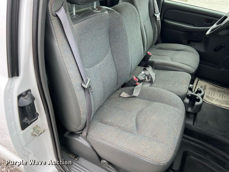 image for item II9028 2006 Chevrolet Silverado 1500  Ext. Cab pickup truck