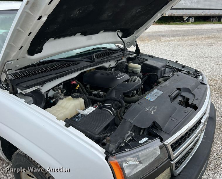 image for item II9028 2006 Chevrolet Silverado 1500  Ext. Cab pickup truck