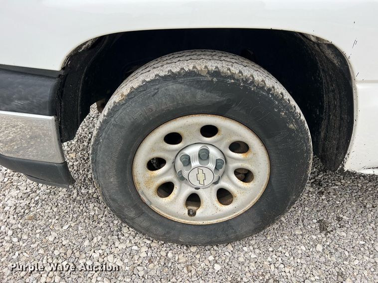 image for item II9028 2006 Chevrolet Silverado 1500  Ext. Cab pickup truck