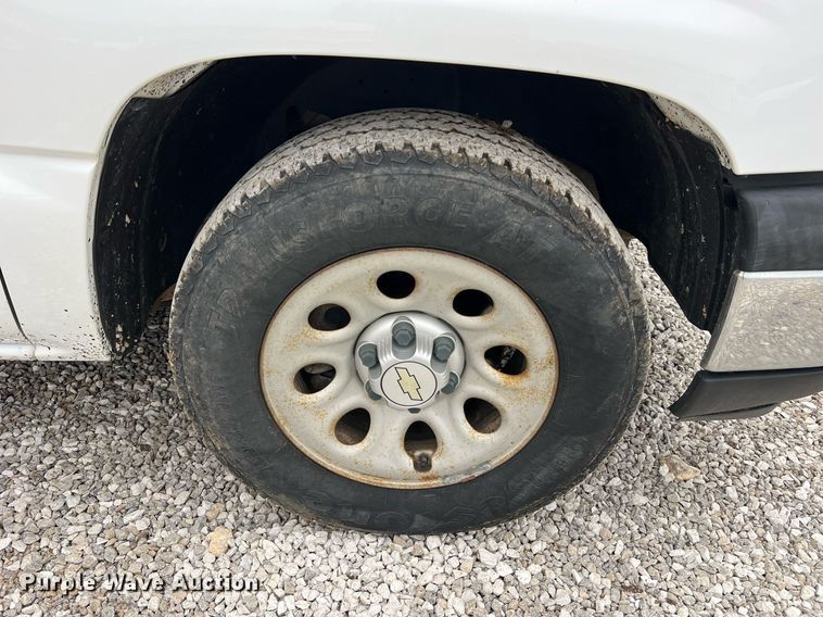 image for item II9028 2006 Chevrolet Silverado 1500  Ext. Cab pickup truck