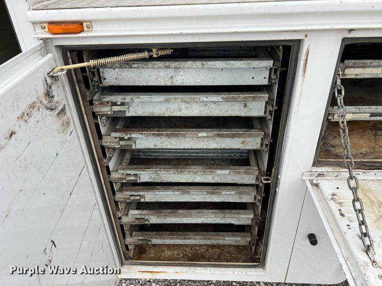 image for item II9029 2006 Ford F350 Super Duty XL  utility bed pickup truck