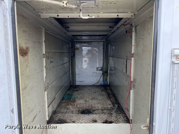 image for item II9029 2006 Ford F350 Super Duty XL  utility bed pickup truck