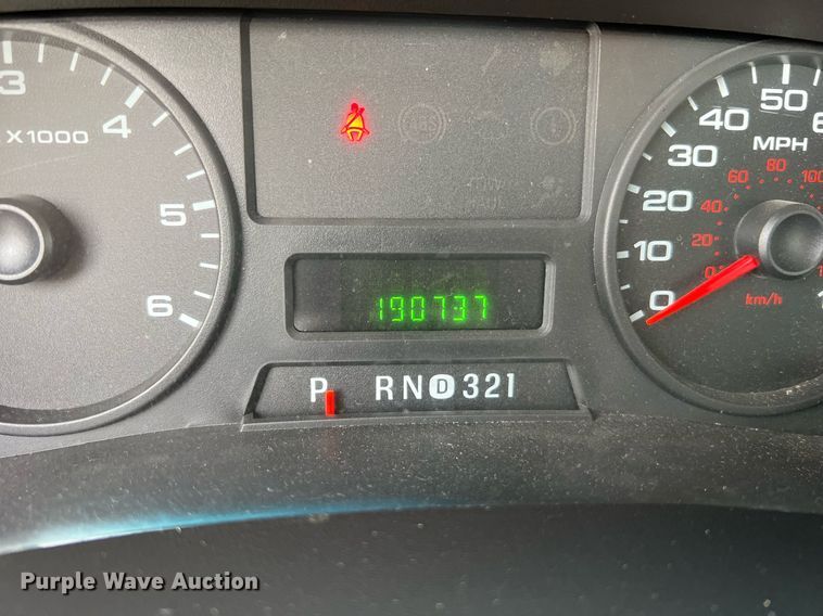 image for item II9029 2006 Ford F350 Super Duty XL  utility bed pickup truck