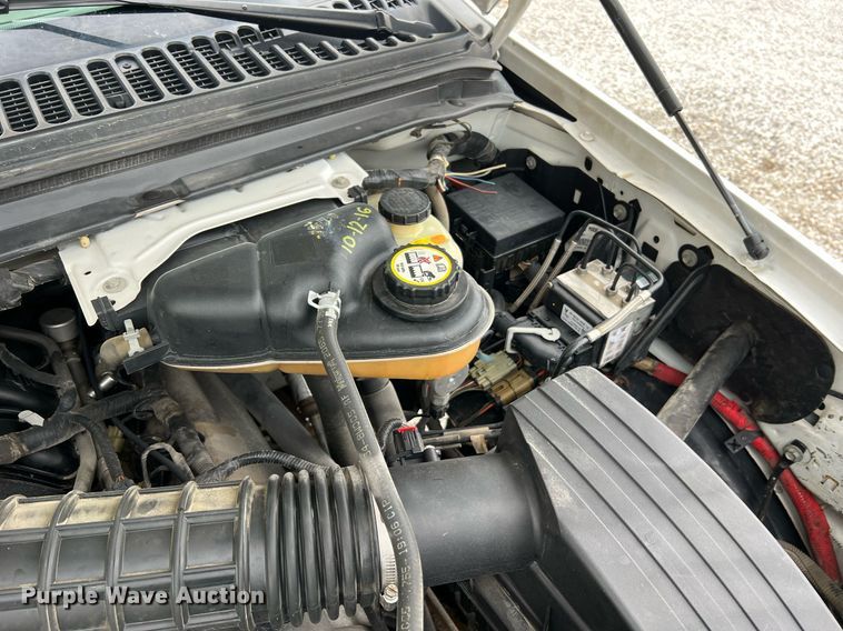 image for item II9029 2006 Ford F350 Super Duty XL  utility bed pickup truck