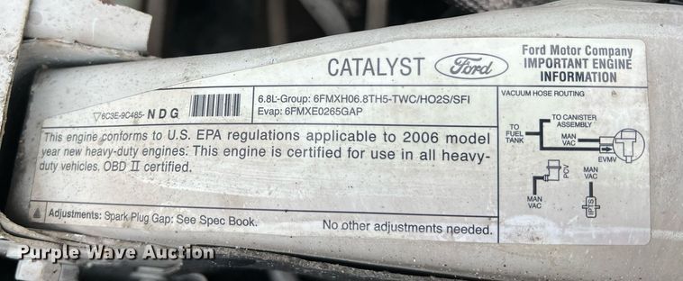 image for item II9029 2006 Ford F350 Super Duty XL  utility bed pickup truck