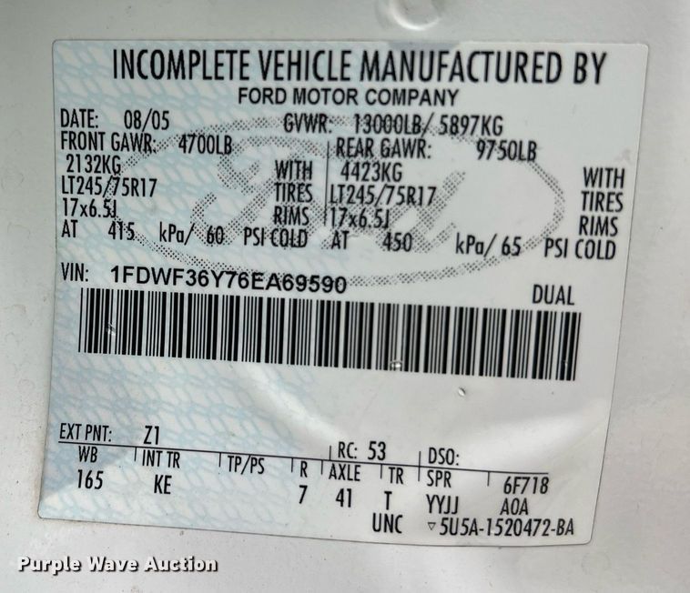 image for item II9029 2006 Ford F350 Super Duty XL  utility bed pickup truck