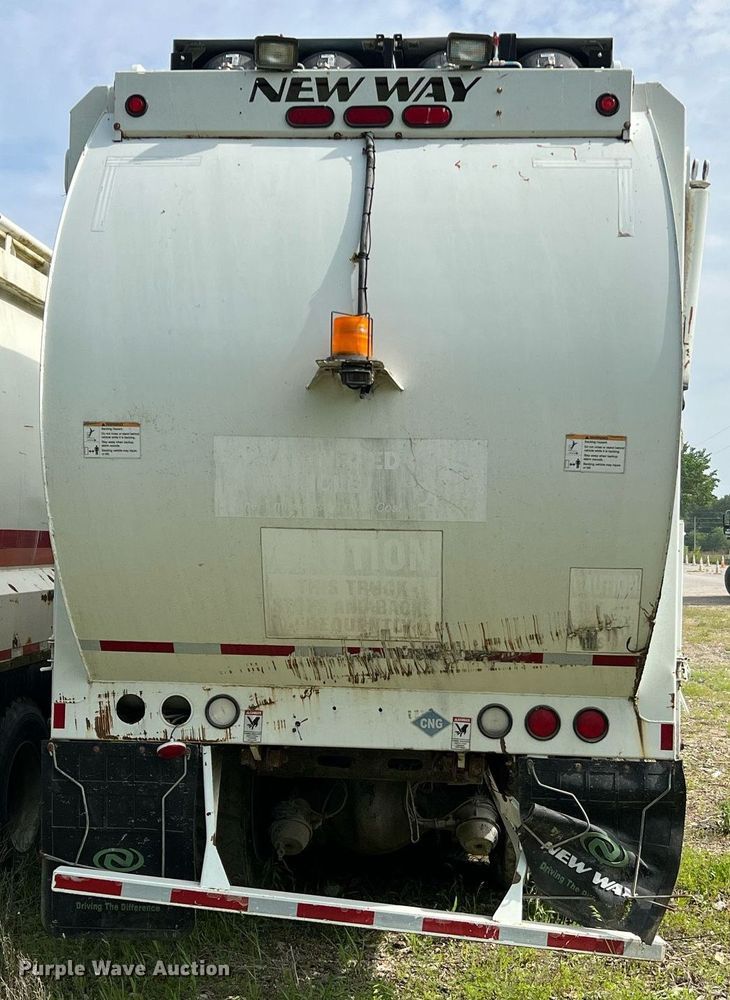 image for item II9042 Crane Carrier Low Entry  refuse truck