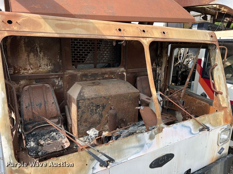 image for item II9042 Crane Carrier Low Entry  refuse truck