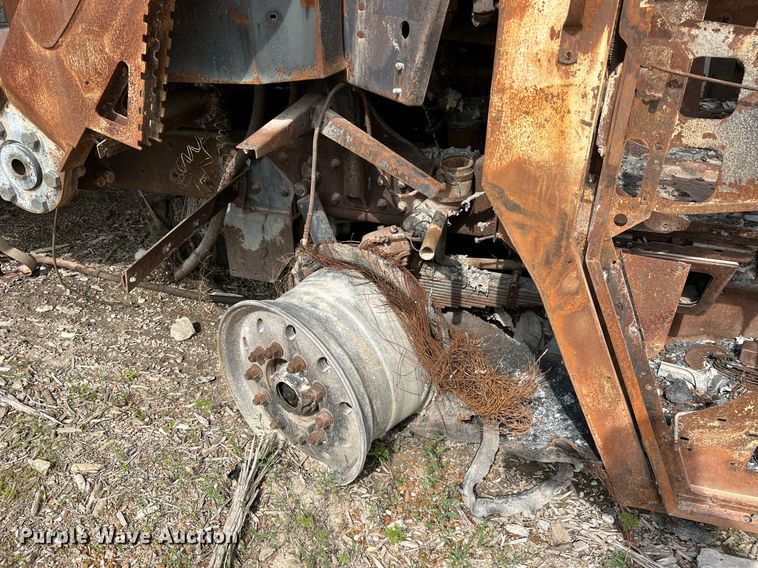 image for item II9042 Crane Carrier Low Entry  refuse truck